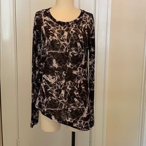 Soft bar III l/s asymmetric hem tee - large